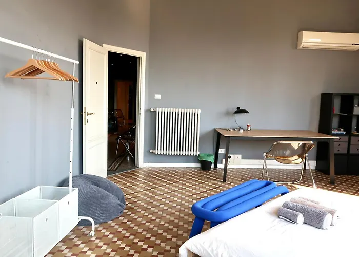 Spacious Esthers E Near Smn * Florencia