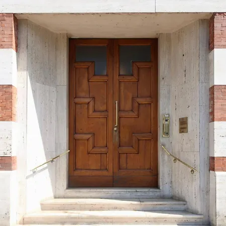 Spacious Esthers E Near Smn