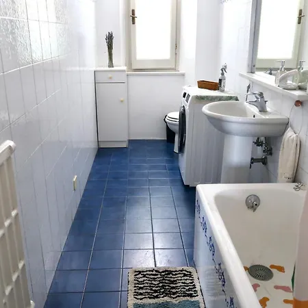 Spacious Esthers E Near Smn Pensjonat Florencja